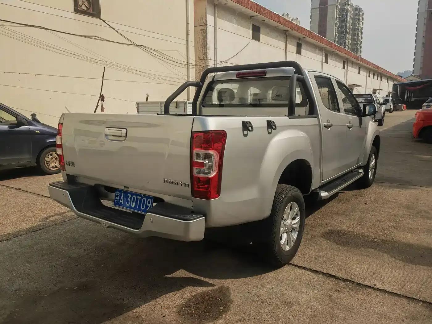 RE-MAX Ruimai 2023 2.5T Diesel Manual 2WD Luxury Edition Long Wheelbase — миниатюра 4