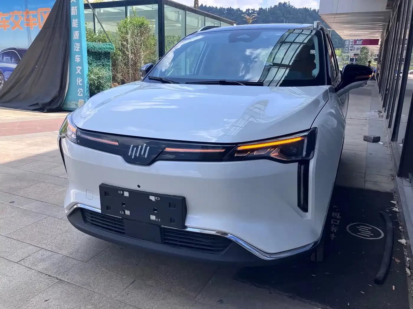 Weltmeister W6 2021 520km ACE Intelligent Edition — миниатюра 1