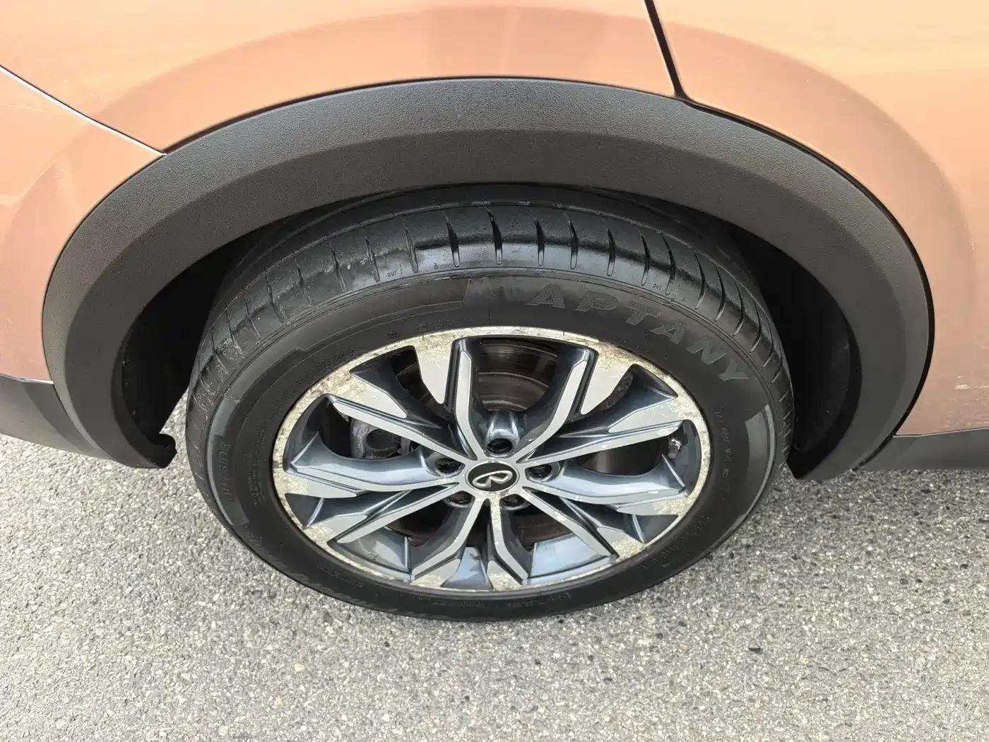 Infiniti QX30 2017 2.0T AWD Sport Edition — миниатюра 19