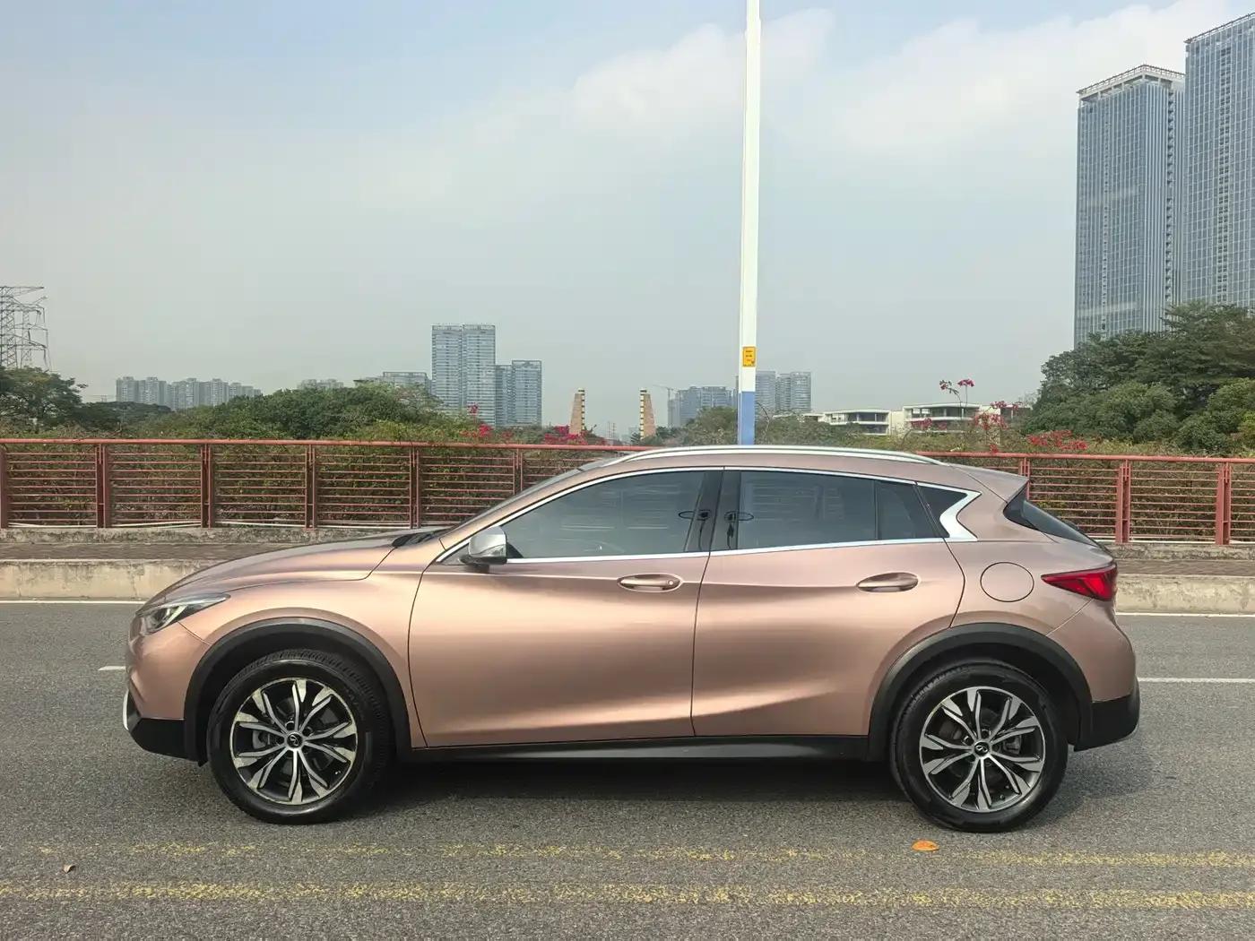 Infiniti QX30 2017 2.0T AWD Sport Edition — миниатюра 21