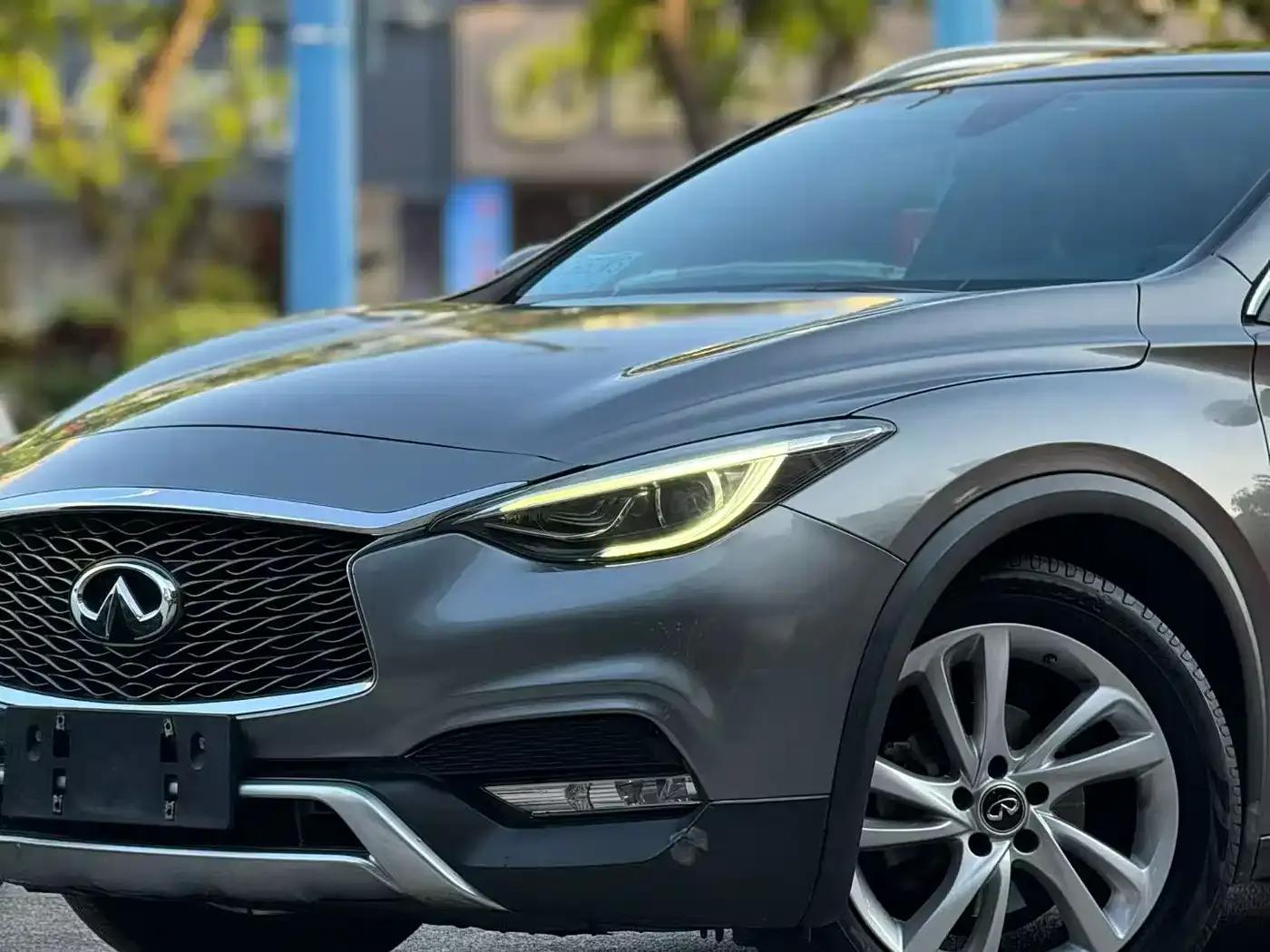 Infiniti QX30 2017 1.6T 2WD Sport Edition — миниатюра 2