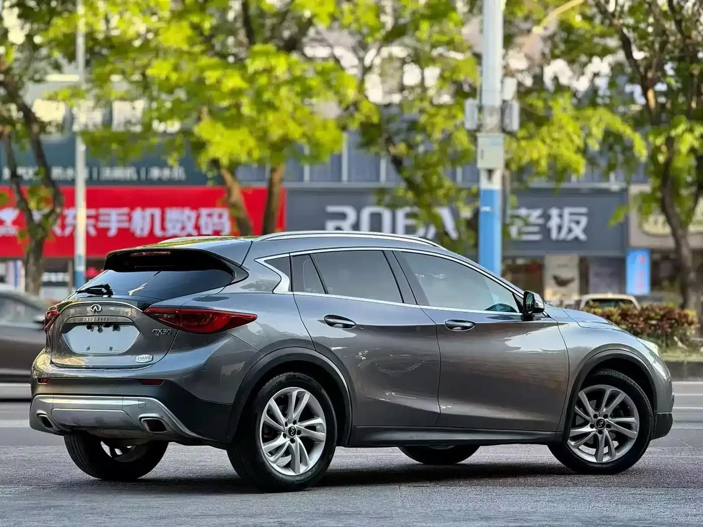 Infiniti QX30 2017 1.6T 2WD Sport Edition — миниатюра 9