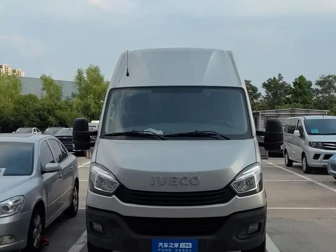 Iveco Daily 2020 2.3T Manual Super Short Wheelbase High Roof High Power F1A — миниатюра 2
