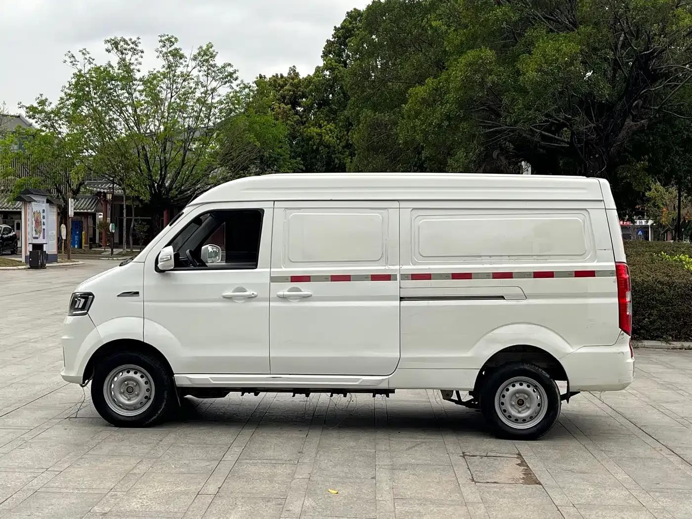 Remote E5 2022 E5L Pure Electric Van - Guoxuan 39.9kWh — миниатюра 14