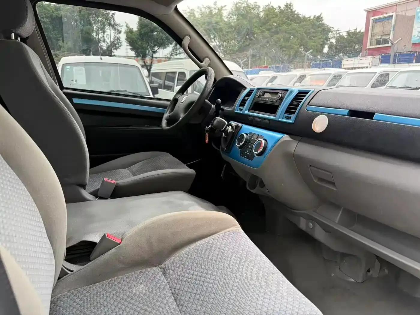 CATL E6 2022 model low-roof van with CATL 41.84kWh power supply — миниатюра 3