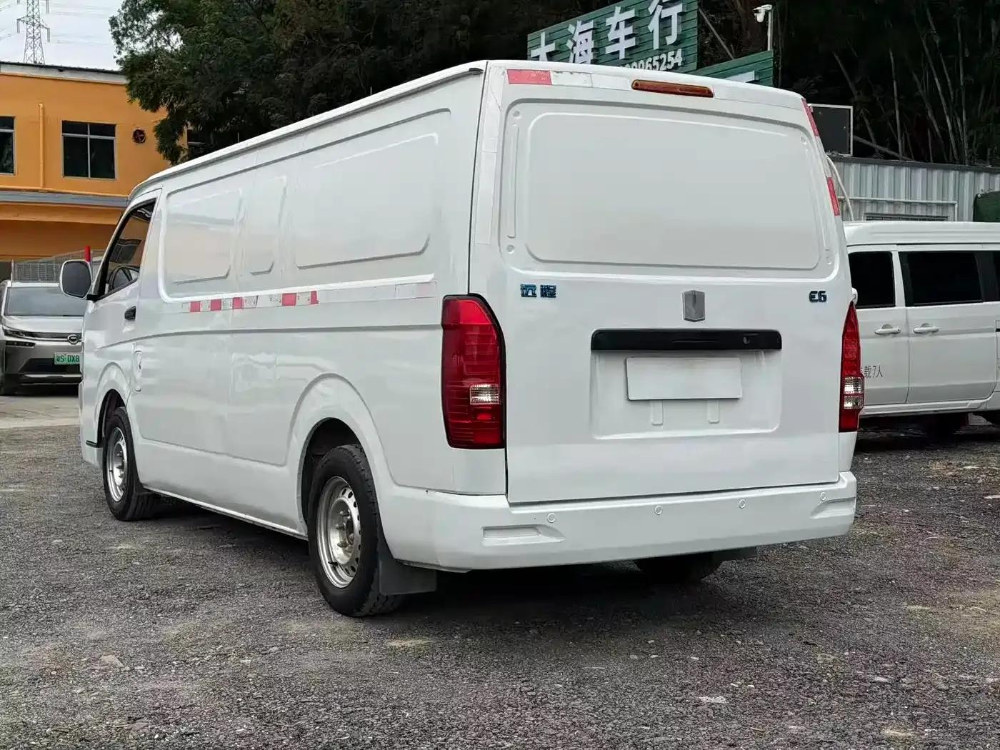 CATL E6 2022 model low-roof van with CATL 41.84kWh power supply — миниатюра 7