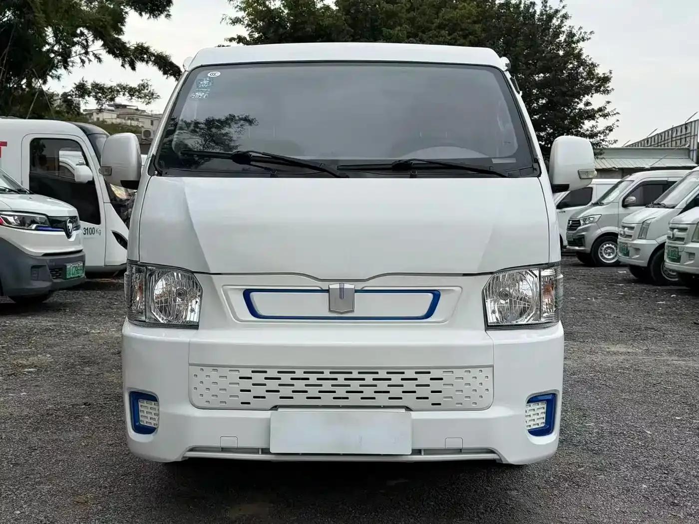CATL E6 2022 model low-roof van with CATL 41.84kWh power supply — миниатюра 8