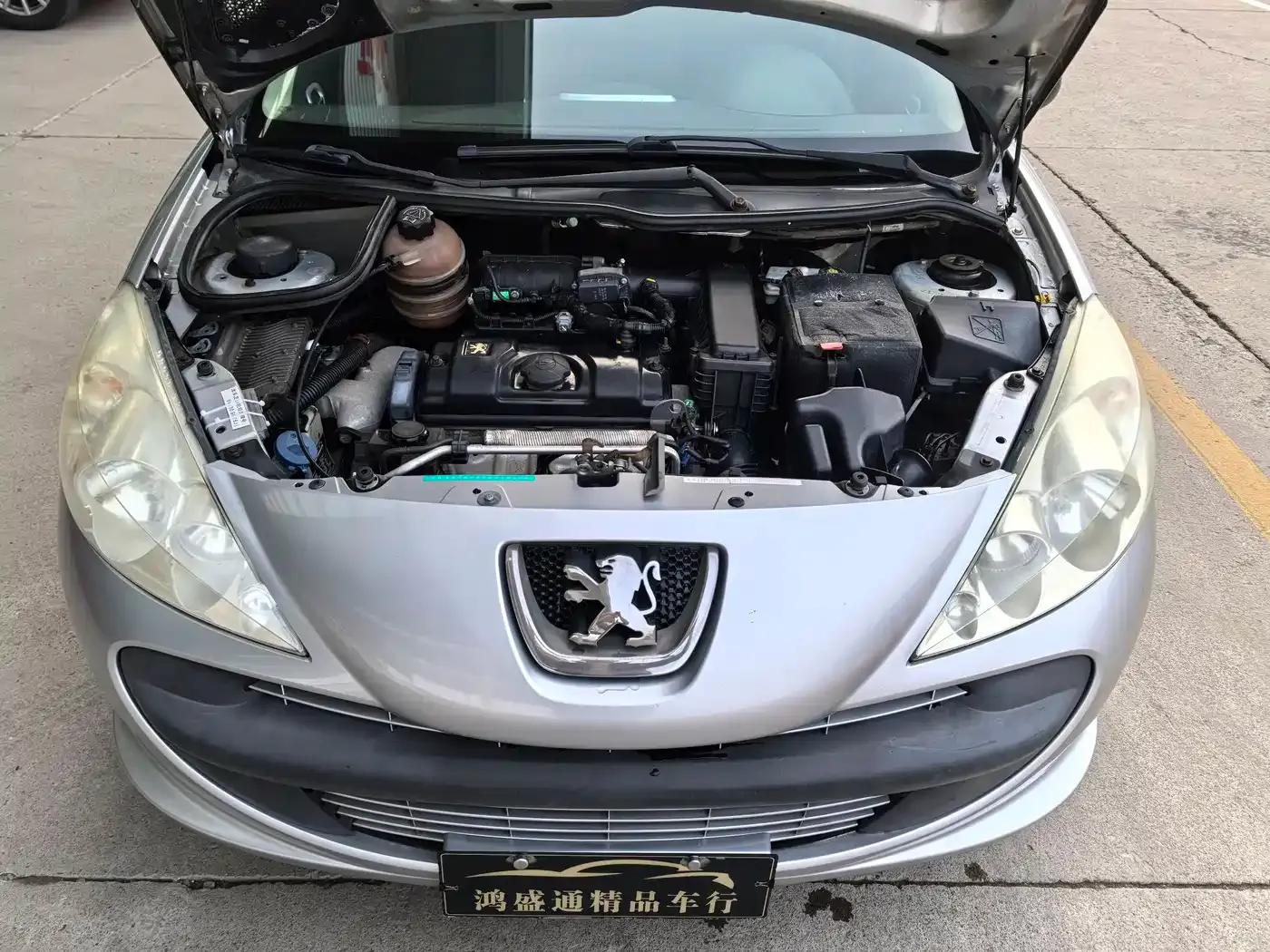 Peugeot 207 2009 Sedan 1.4L Manual Comfort Edition — миниатюра 9
