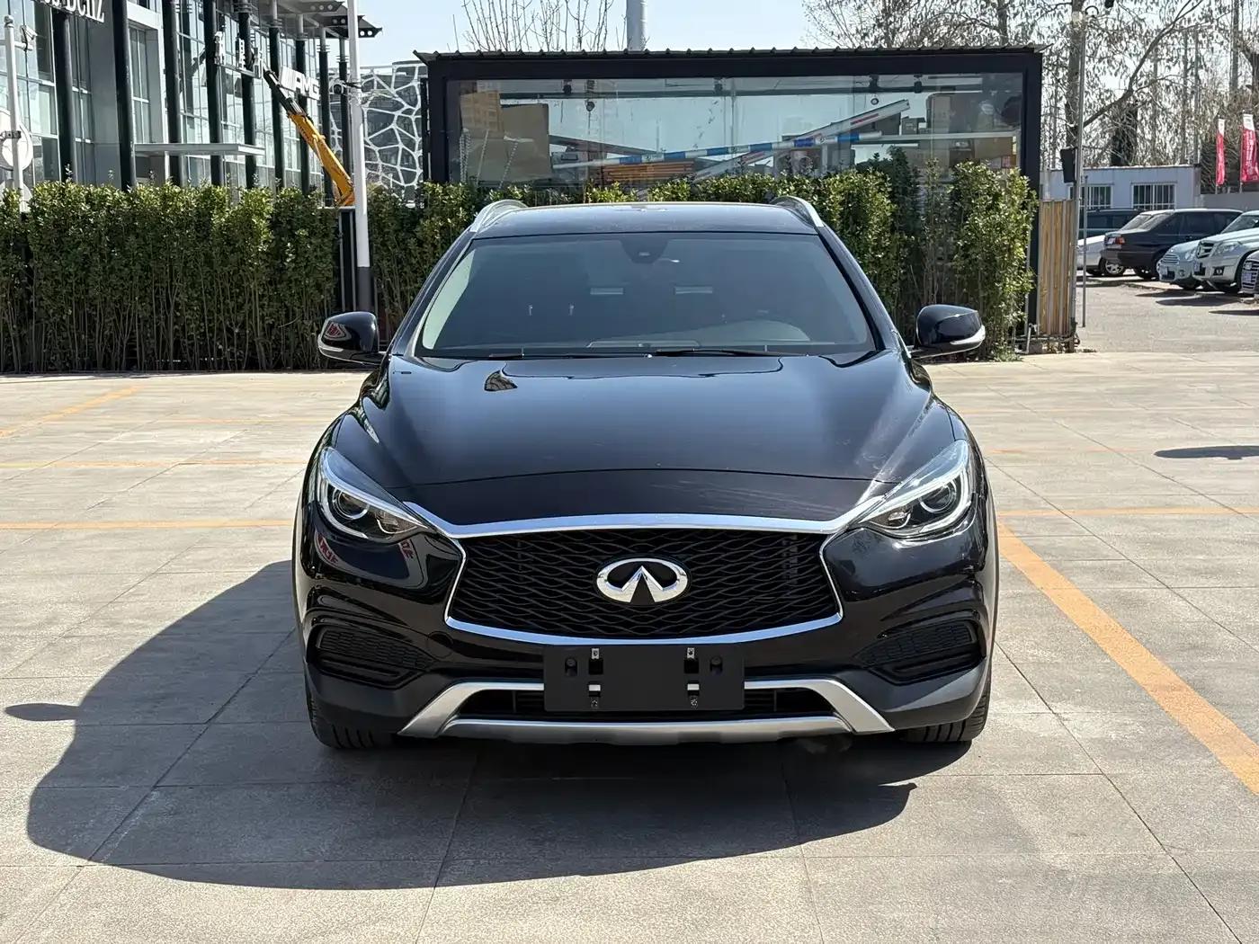 Infiniti QX30 2017 1.6T 2WD Fashion Edition — миниатюра 2