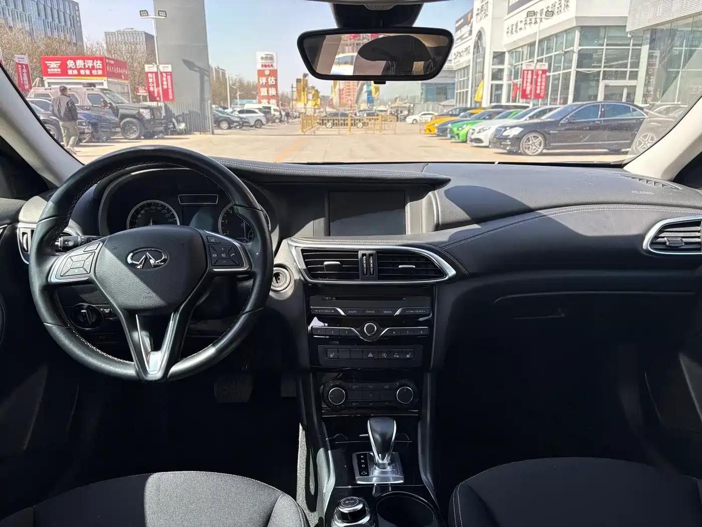 Infiniti QX30 2017 1.6T 2WD Fashion Edition — миниатюра 11