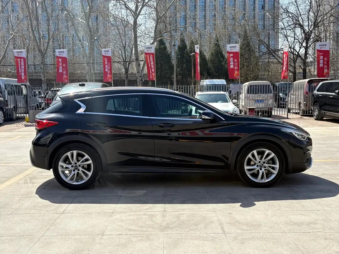 Infiniti QX30 2017 1.6T 2WD Fashion Edition — миниатюра 4