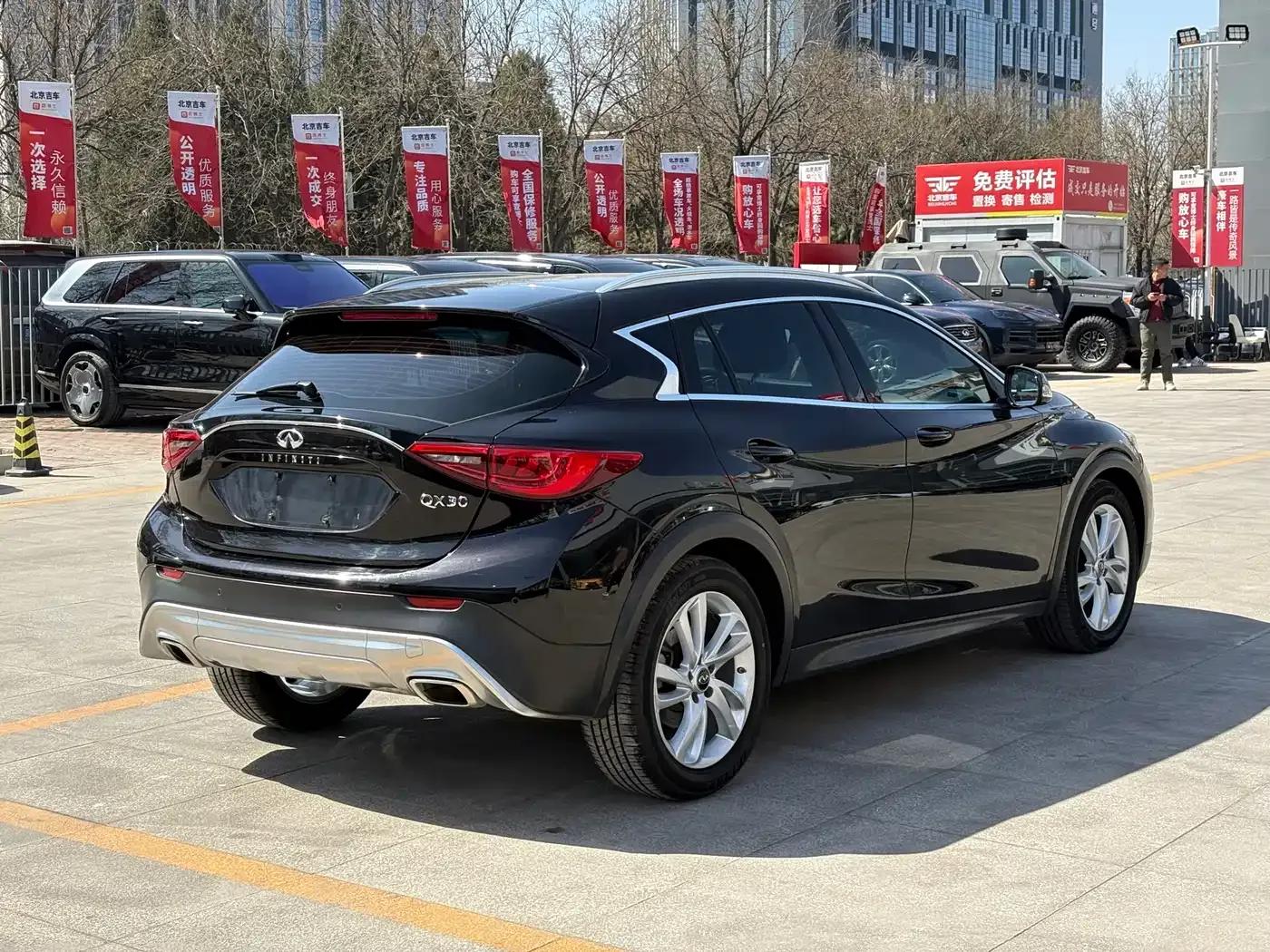 Infiniti QX30 2017 1.6T 2WD Fashion Edition — миниатюра 5