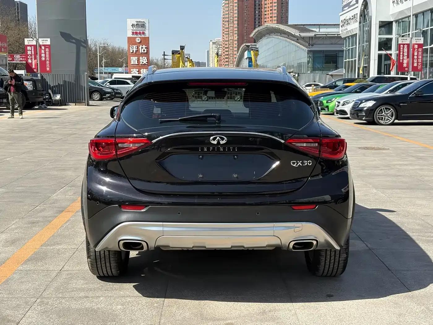 Infiniti QX30 2017 1.6T 2WD Fashion Edition — миниатюра 6