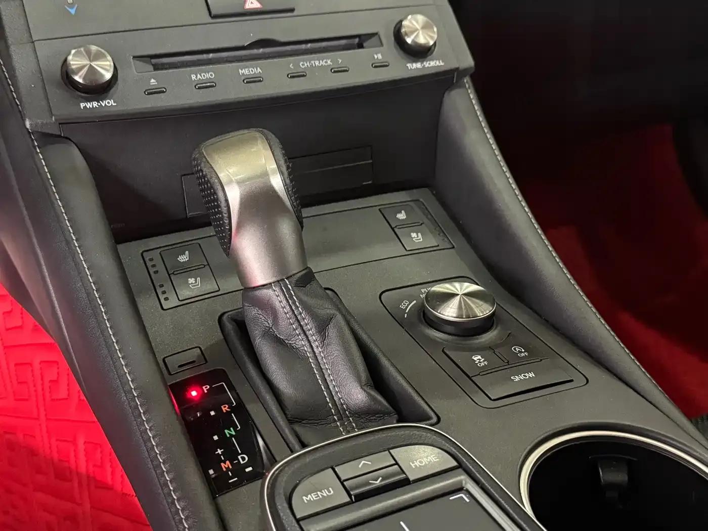 Lexus RC 2016 200t F SPORT Edition — миниатюра 8