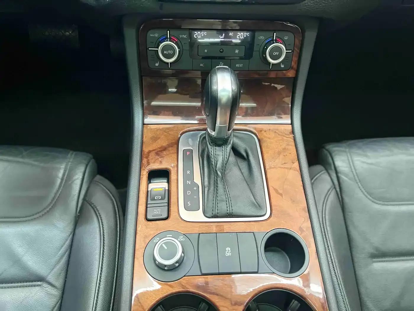 2011 Touareg 3.0TSI Comfort — миниатюра 14