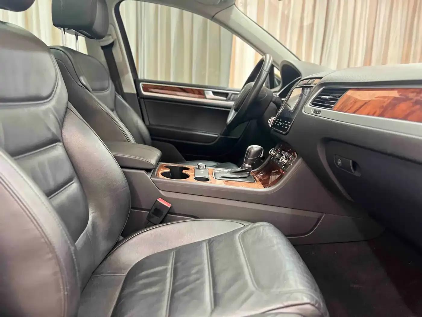 2011 Touareg 3.0TSI Comfort — миниатюра 18