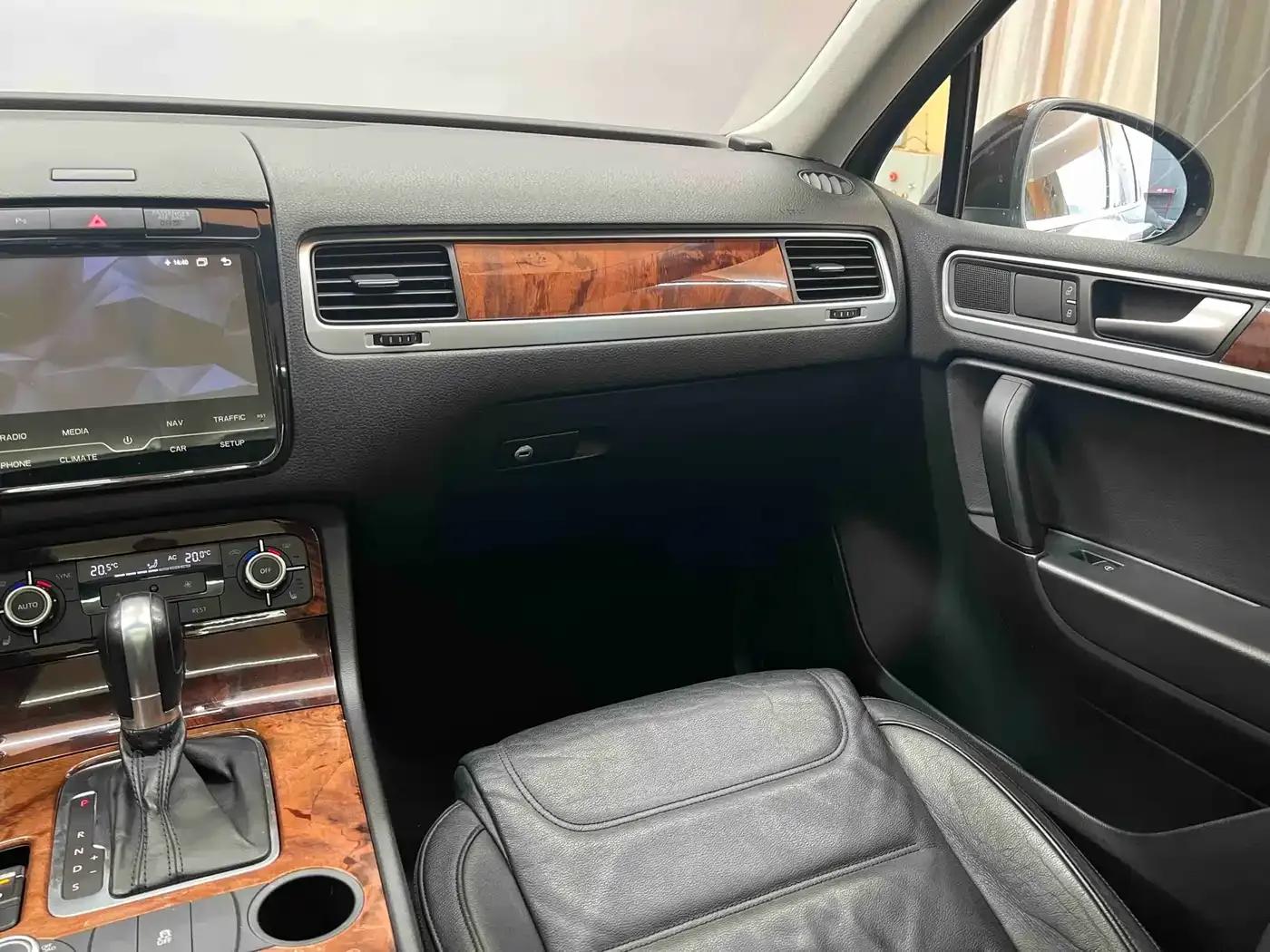 2011 Touareg 3.0TSI Comfort — миниатюра 10
