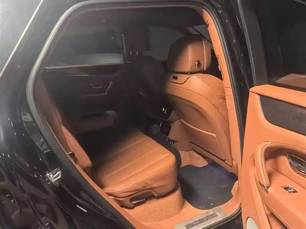 Bentayga Plug-in Hybrid 2019 3.0T PHEV — миниатюра 5