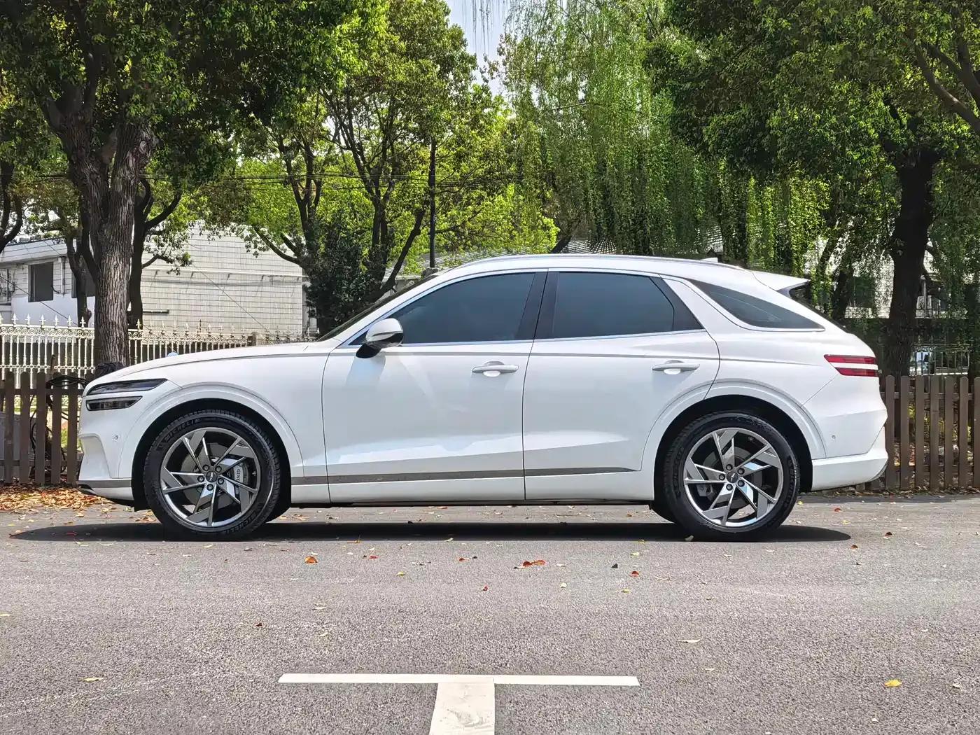 Genesis GV70 EV 2023 Model - Flagship Edition — миниатюра 2