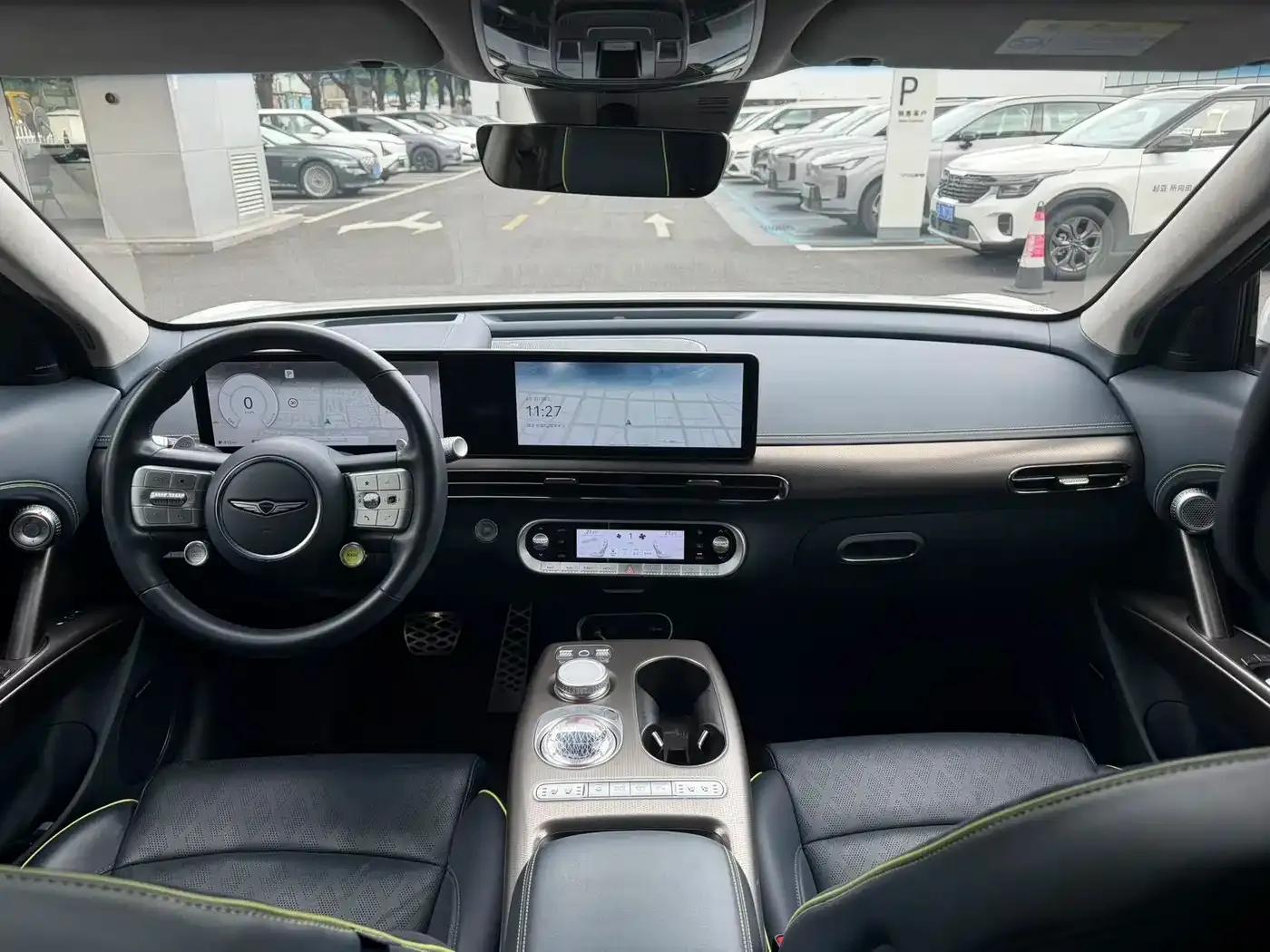 Genesis GV60 2023 Dual Motor All-Wheel Drive High-Performance Flagship Edition — миниатюра 14