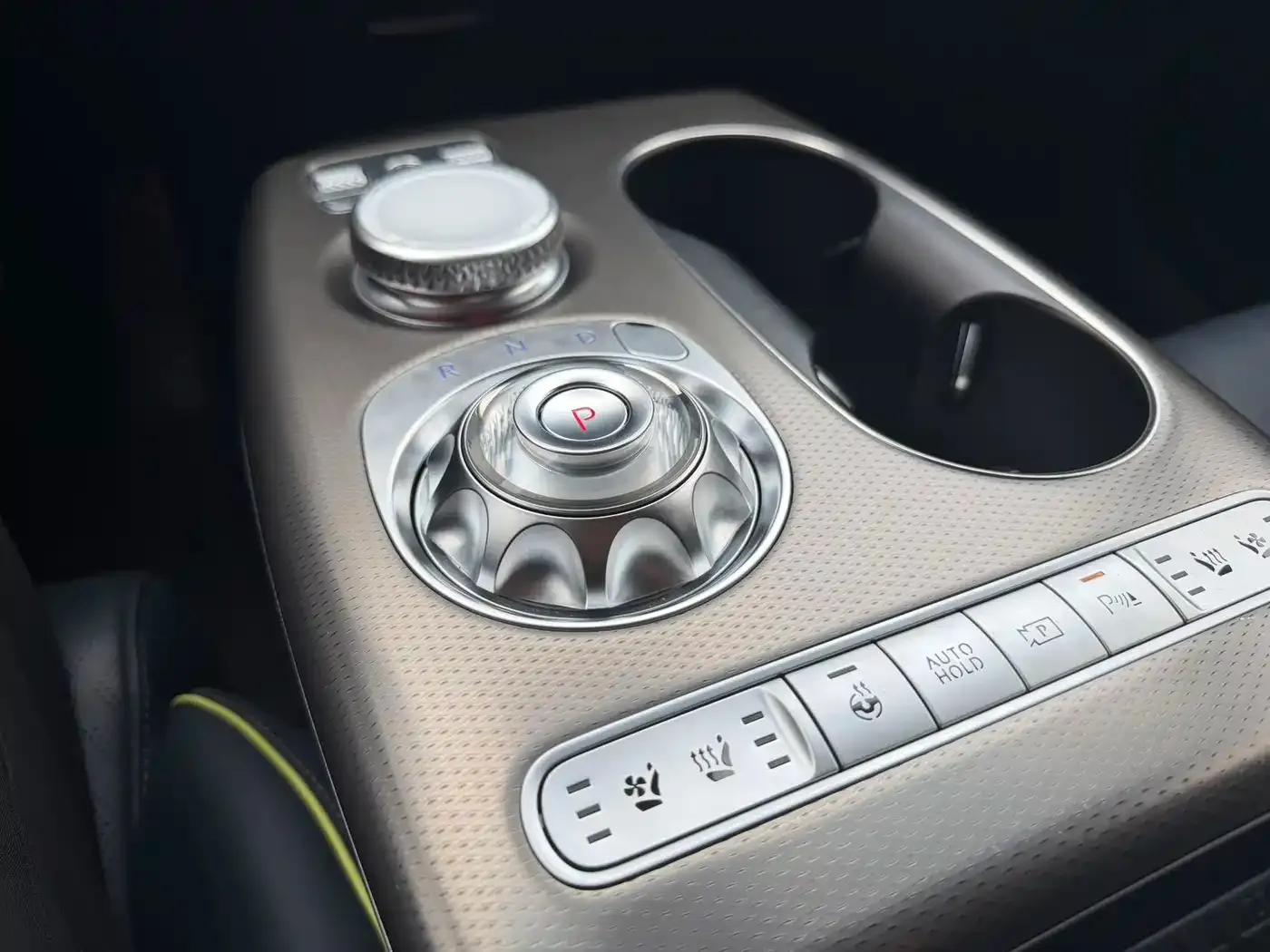 Genesis GV60 2023 Dual Motor All-Wheel Drive High-Performance Flagship Edition — миниатюра 9