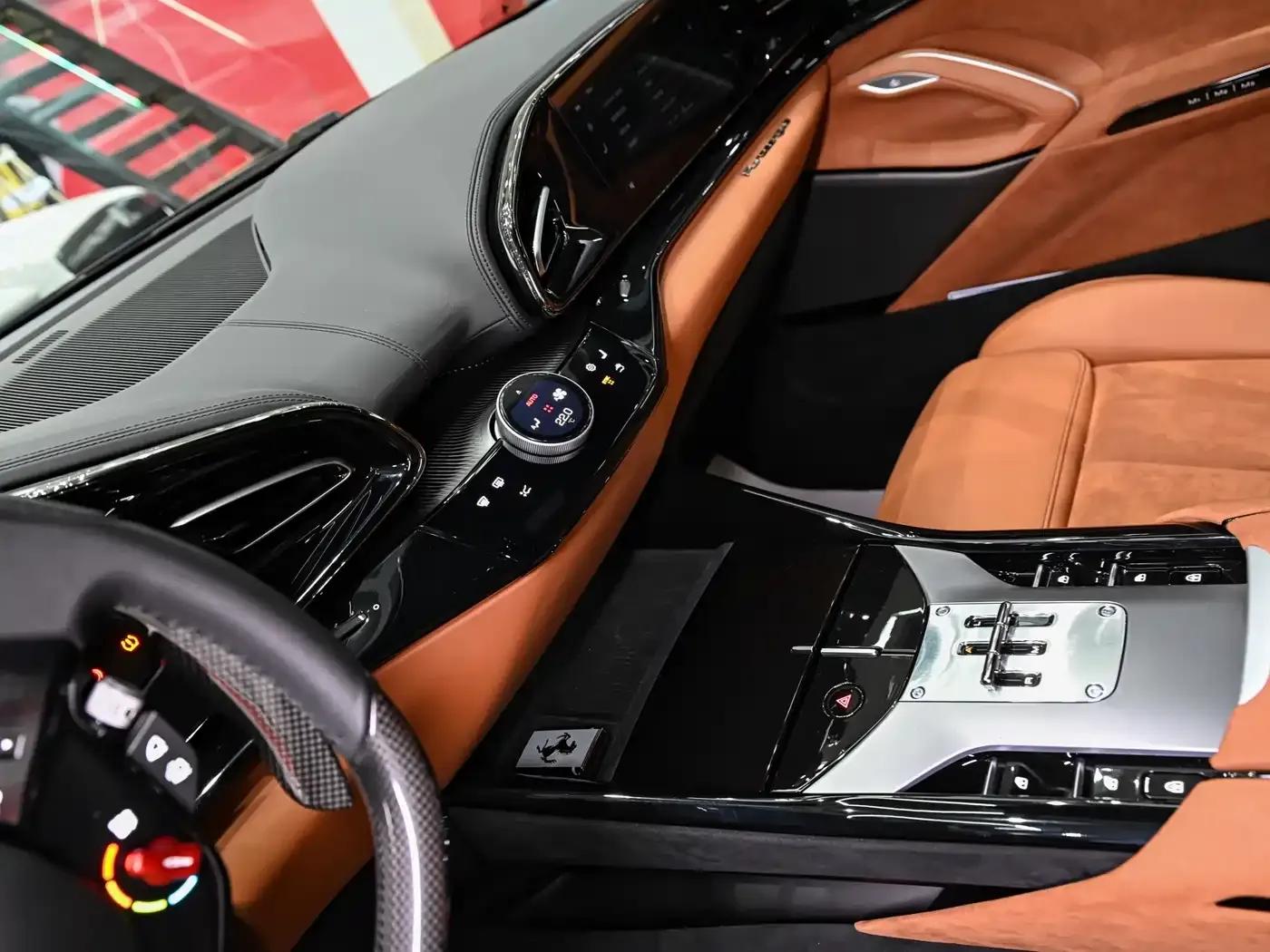2023 Purosangue 6.5L V12 — миниатюра 15