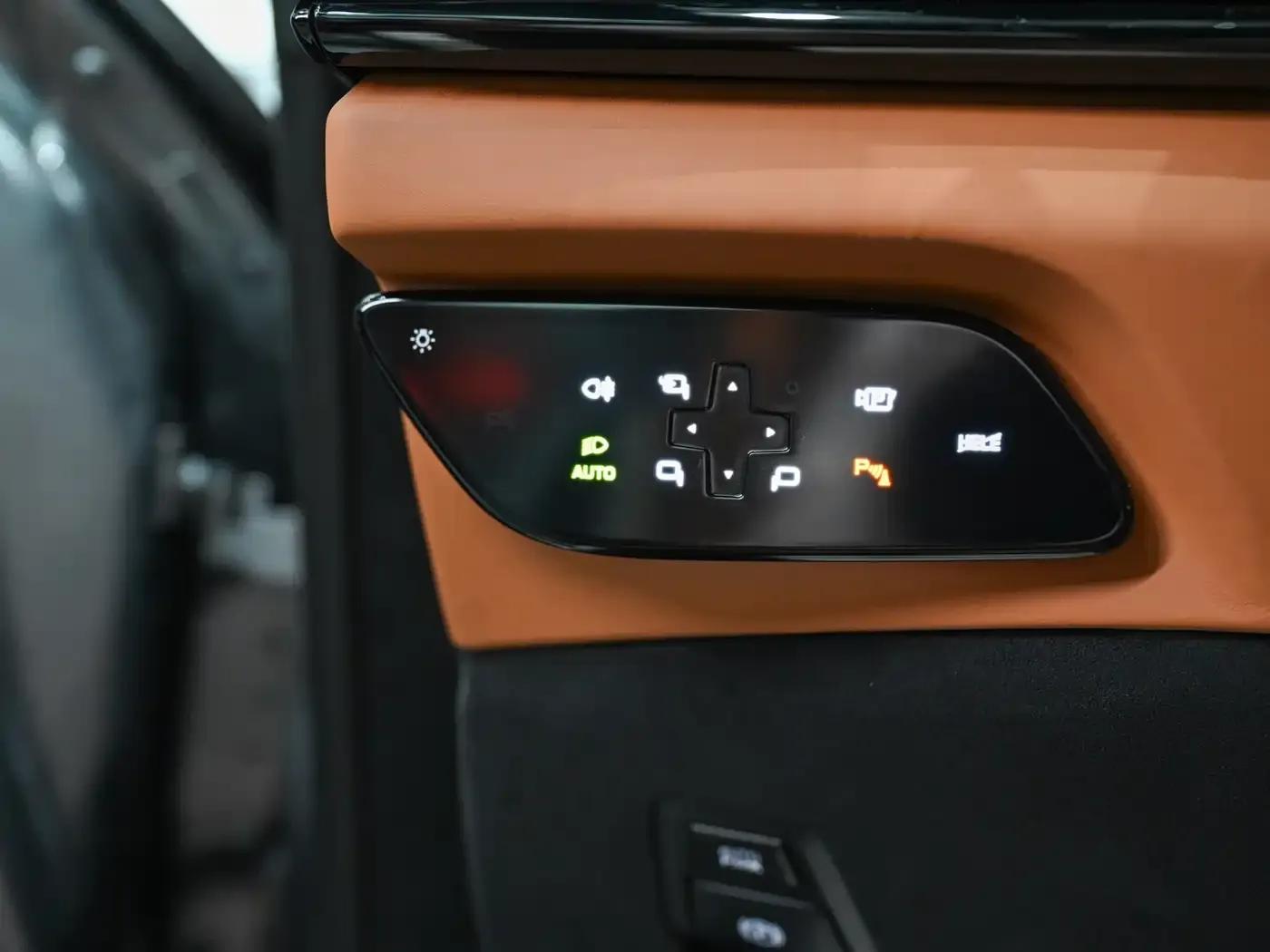 2023 Purosangue 6.5L V12 — миниатюра 17
