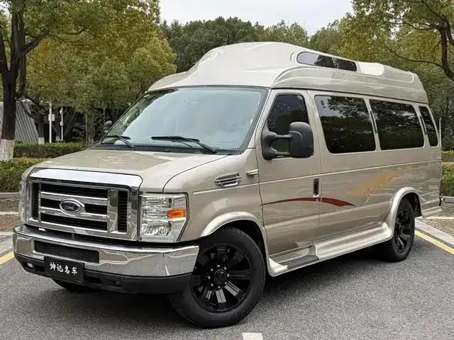 2011 Ford E350 5.4L Standard Yacht Edition
