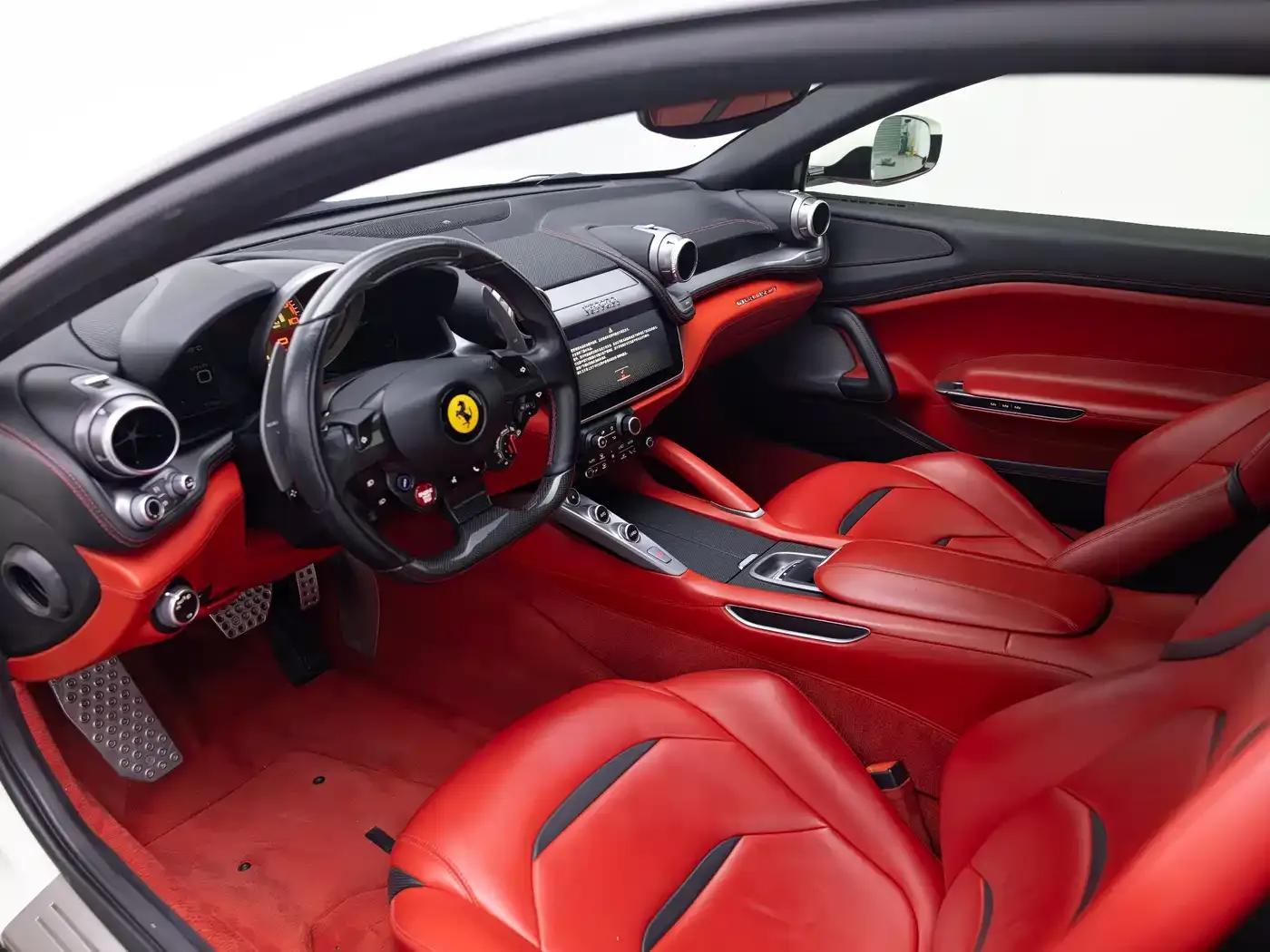 2017 GTC4Lusso 3.9T V8 — миниатюра 8