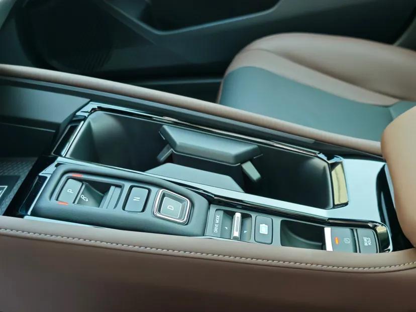 Honda Inspire New Energy 2023 ePHEV Prestige Edition — миниатюра 22