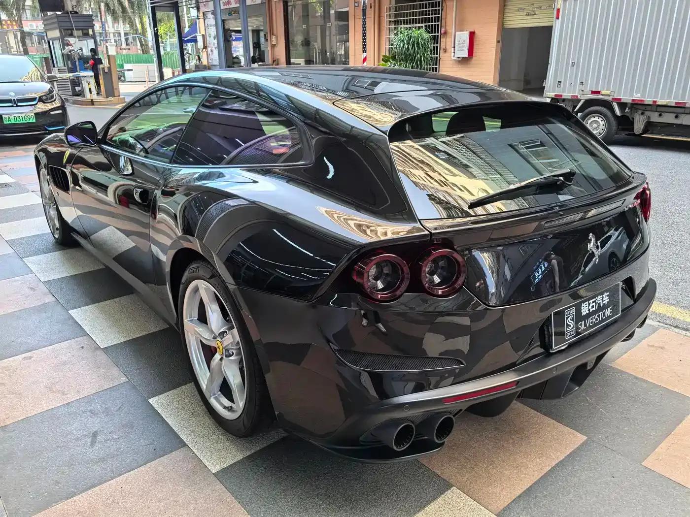 2017 GTC4Lusso 3.9T V8 — миниатюра 4