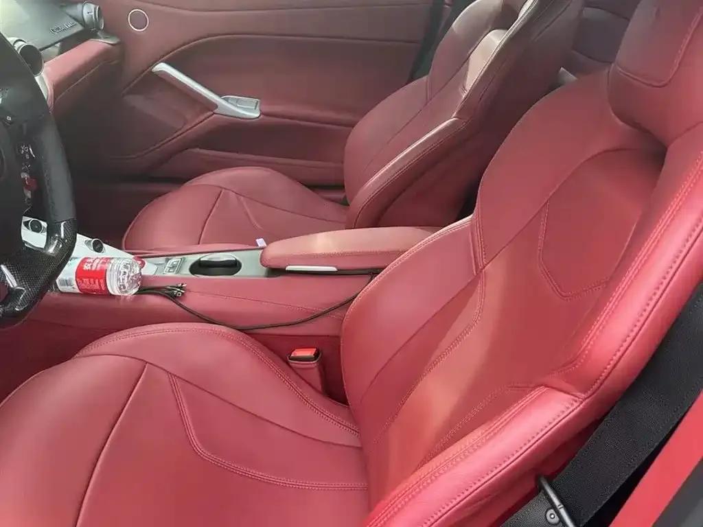 2013 F12berlinetta 6.3L Standard Model — миниатюра 5