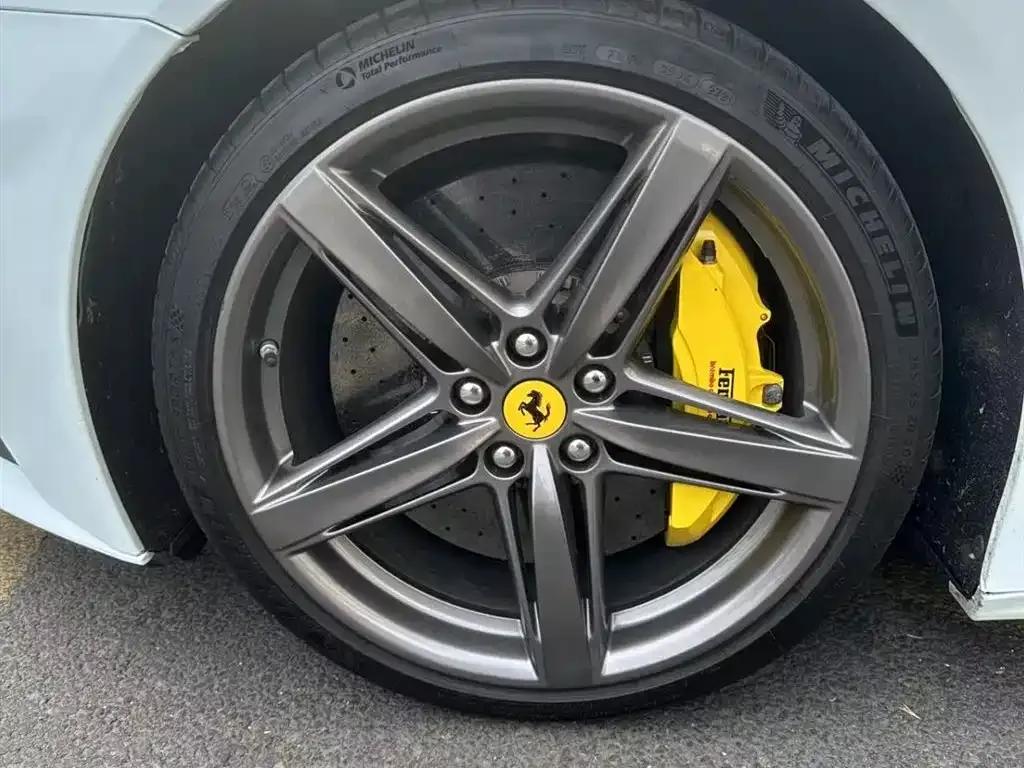 2013 F12berlinetta 6.3L Standard Model — миниатюра 6