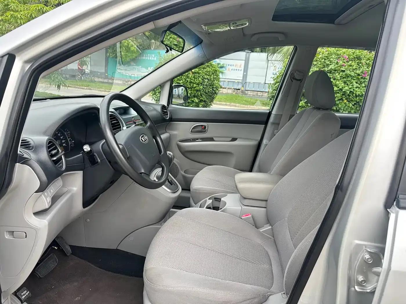 Carens 2007 2.0L 7-seater Comfort Edition — миниатюра 4