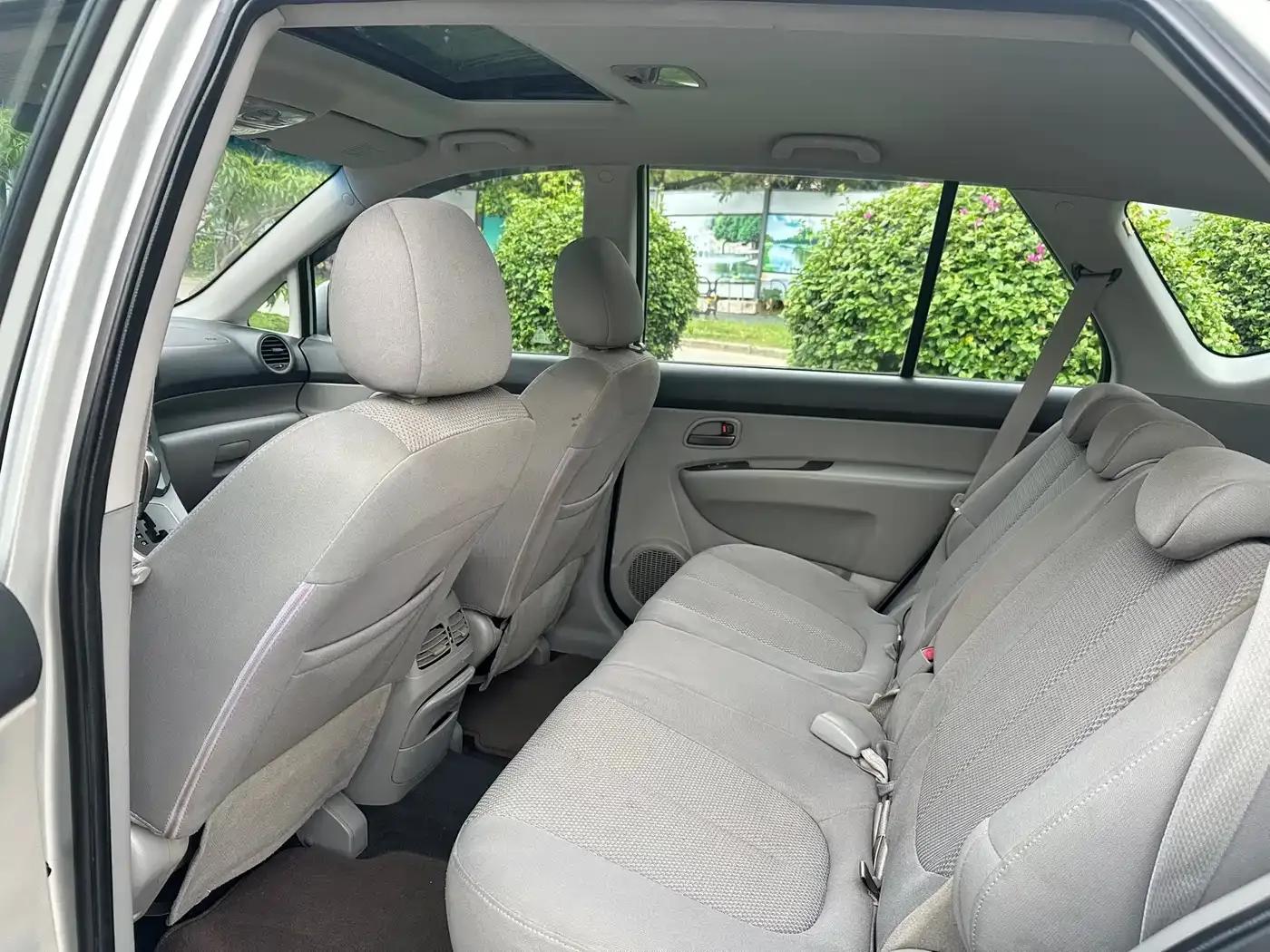 Carens 2007 2.0L 7-seater Comfort Edition — миниатюра 6