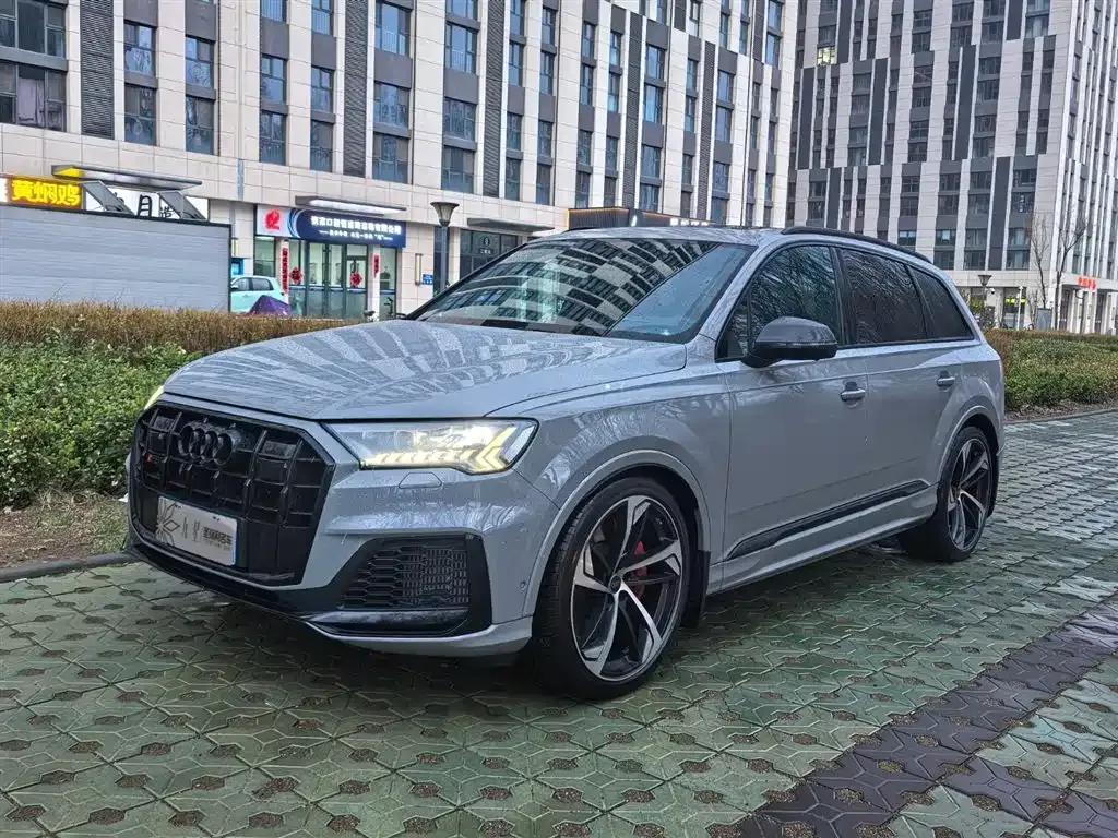 Audi SQ7 2024 4.0 TFSI Dark Knight Edition — миниатюра 1