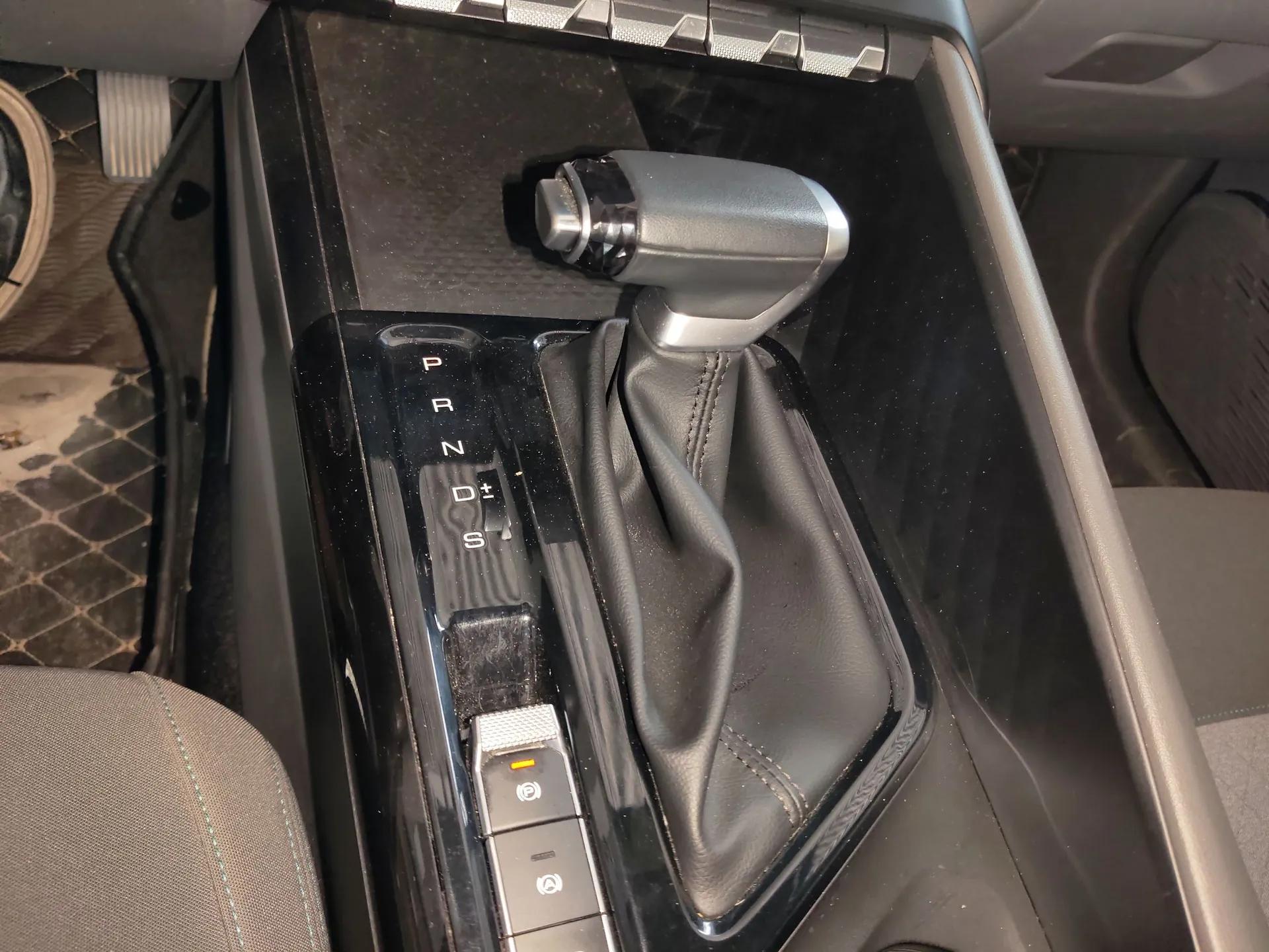Baojun RC-5 2020 1.5L CVT Smart Elite Edition — миниатюра 17