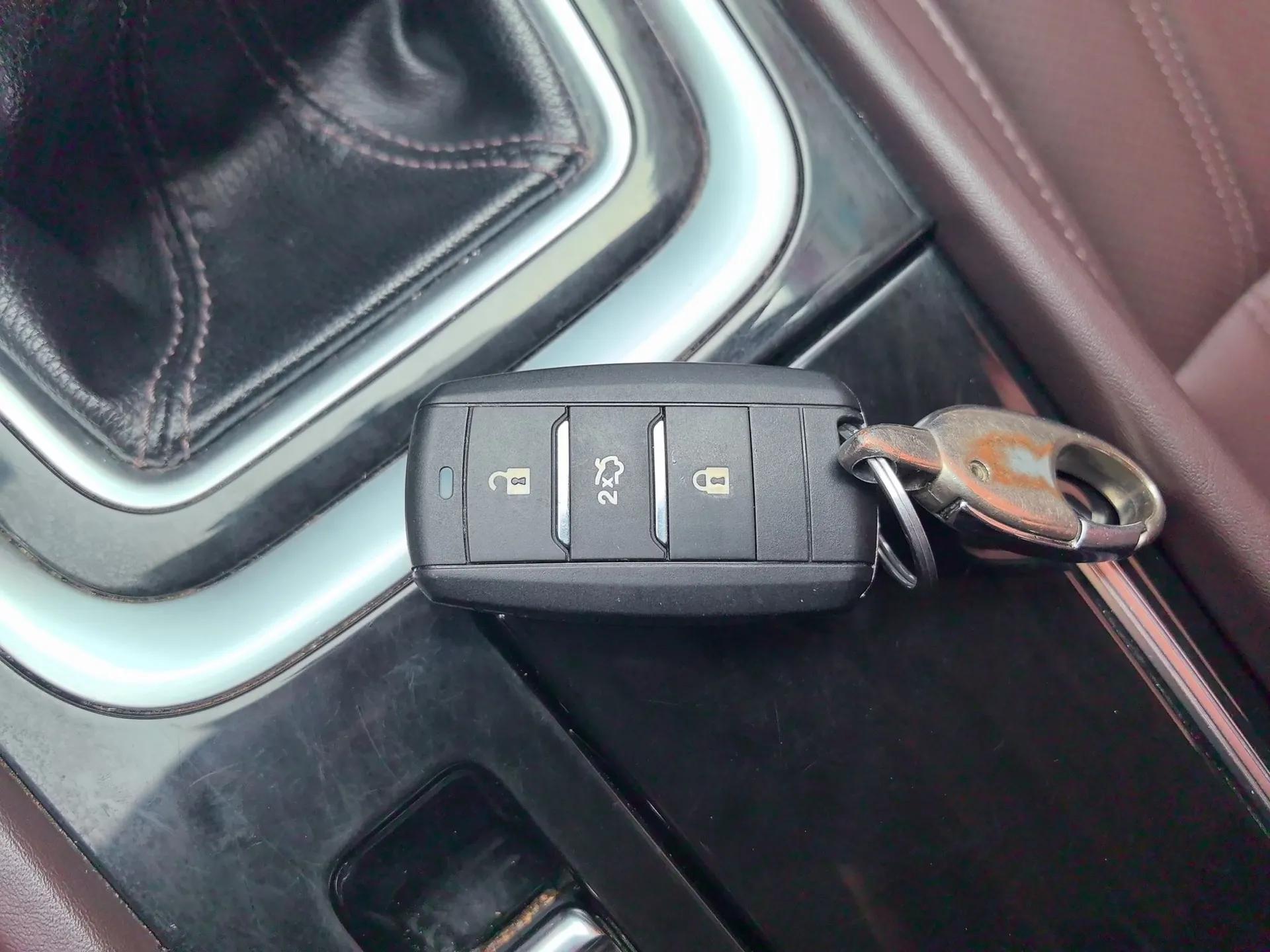 CHANGAN Raeton CC 2018 1.5T Manual Elegant Starry Edition China V Standard — миниатюра 12