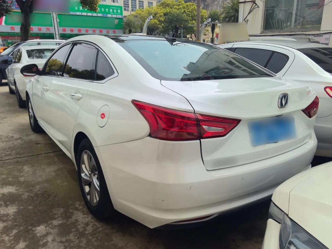CHANGAN Raeton CC 2018 1.5T Manual Elegant Starry Edition China V Standard — миниатюра 4