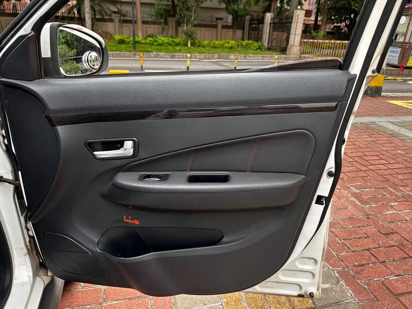 Fengguang 370 2016 Model 1.5L Manual Premium 7-Seater — миниатюра 23