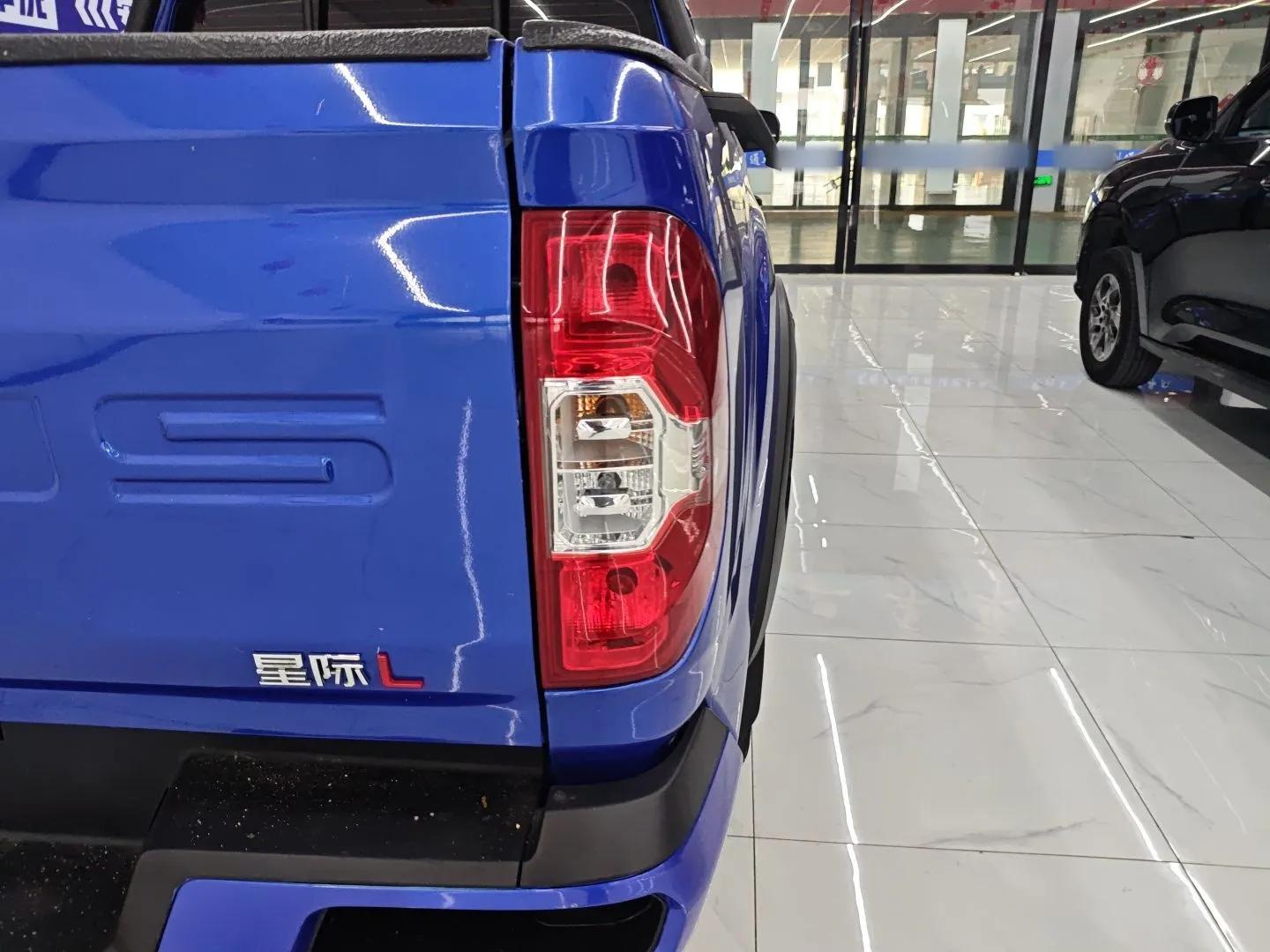 SAIC MAXUS Xingji 2023 Starry L 2.0T Diesel Automatic 2WD Elite Edition Long Bed — миниатюра 7