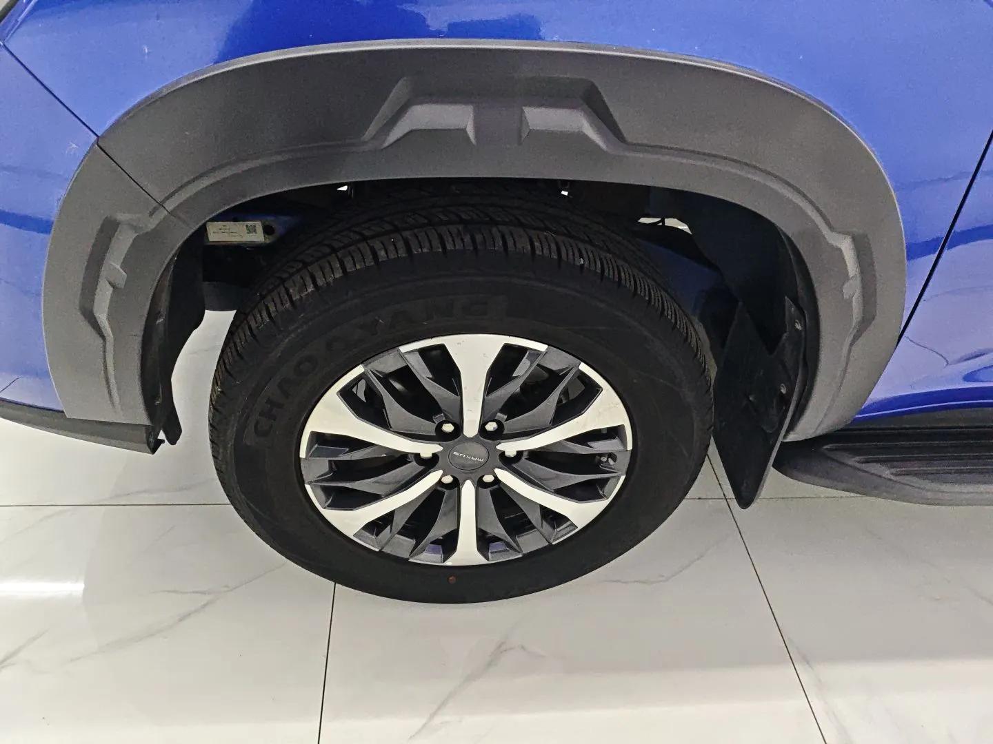 SAIC MAXUS Xingji 2023 Starry L 2.0T Diesel Automatic 2WD Elite Edition Long Bed — миниатюра 8