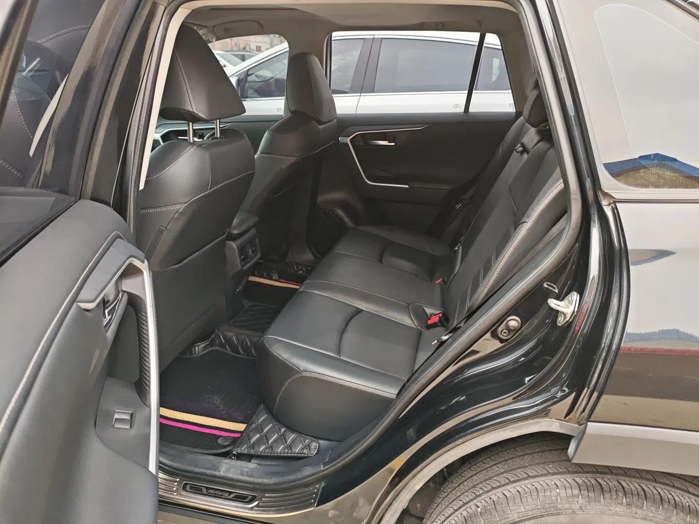 Toyota RAV4 2022 2.0L CVT Two-Wheel Drive Fashion Plus Edition — миниатюра 20