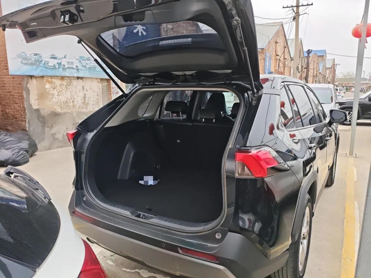 Toyota RAV4 2022 2.0L CVT Two-Wheel Drive Fashion Plus Edition — миниатюра 22
