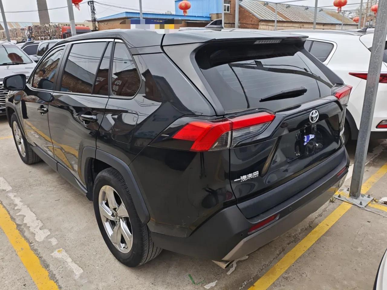Toyota RAV4 2022 2.0L CVT Two-Wheel Drive Fashion Plus Edition — миниатюра 4