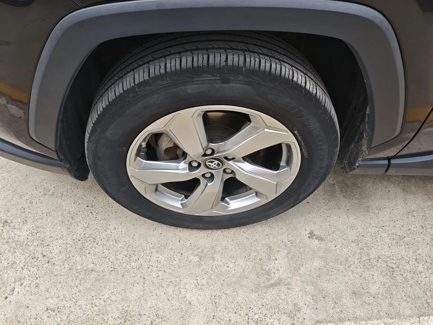 Toyota RAV4 2022 2.0L CVT Two-Wheel Drive Fashion Plus Edition — миниатюра 8