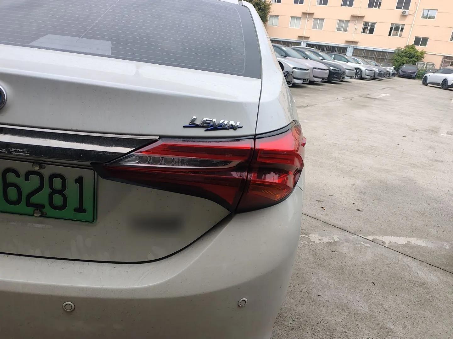 Toyota Levin Hybrid E+ 2019 1.8L PH GS E-CVT Elite Edition — миниатюра 7