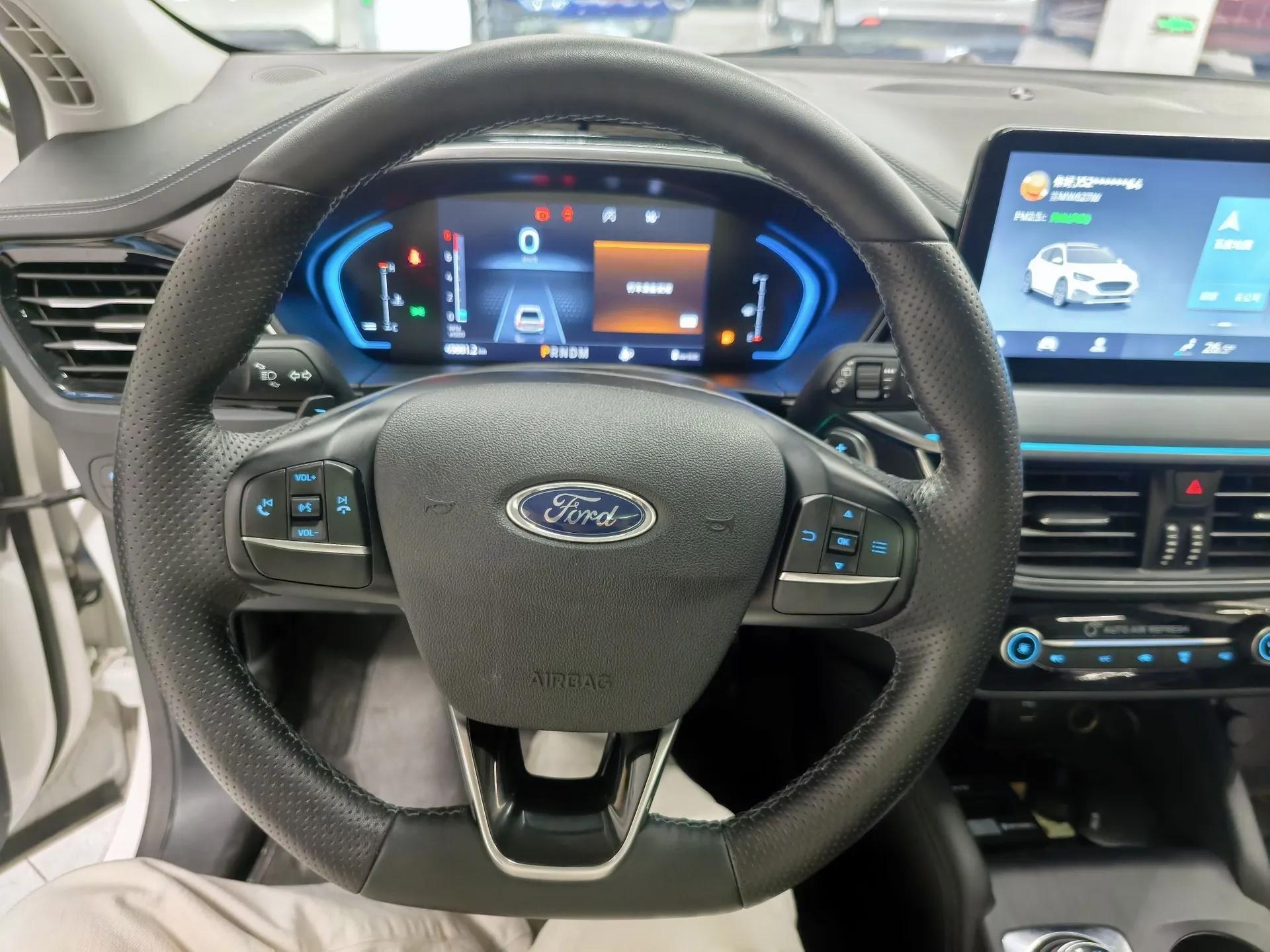 Ford Focus Active 2021 EcoBoost 180 Automatic Trendy Model — миниатюра 10