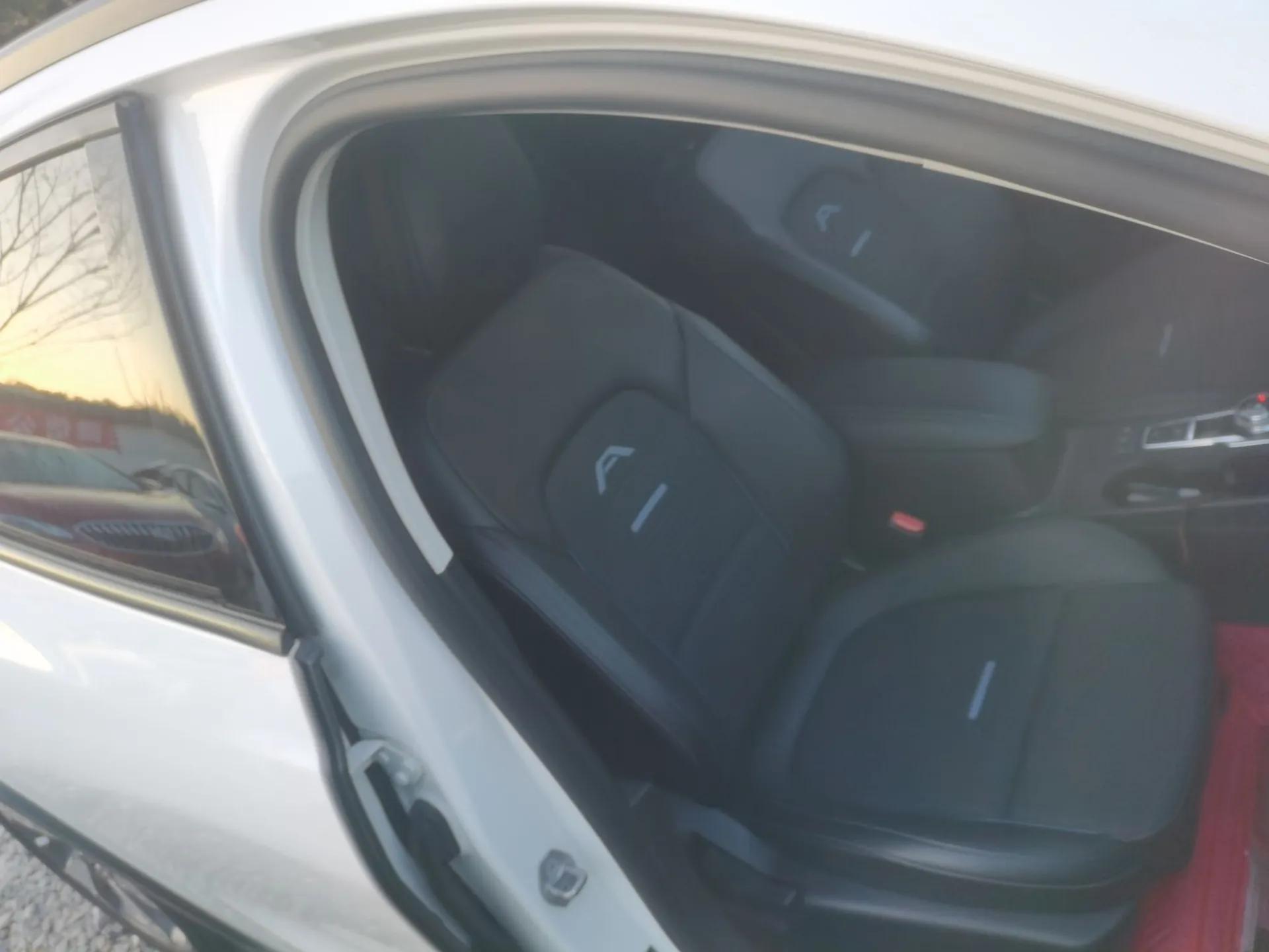 Ford Focus Active 2020 EcoBoost 180 Automatic Trendy Model — миниатюра 23