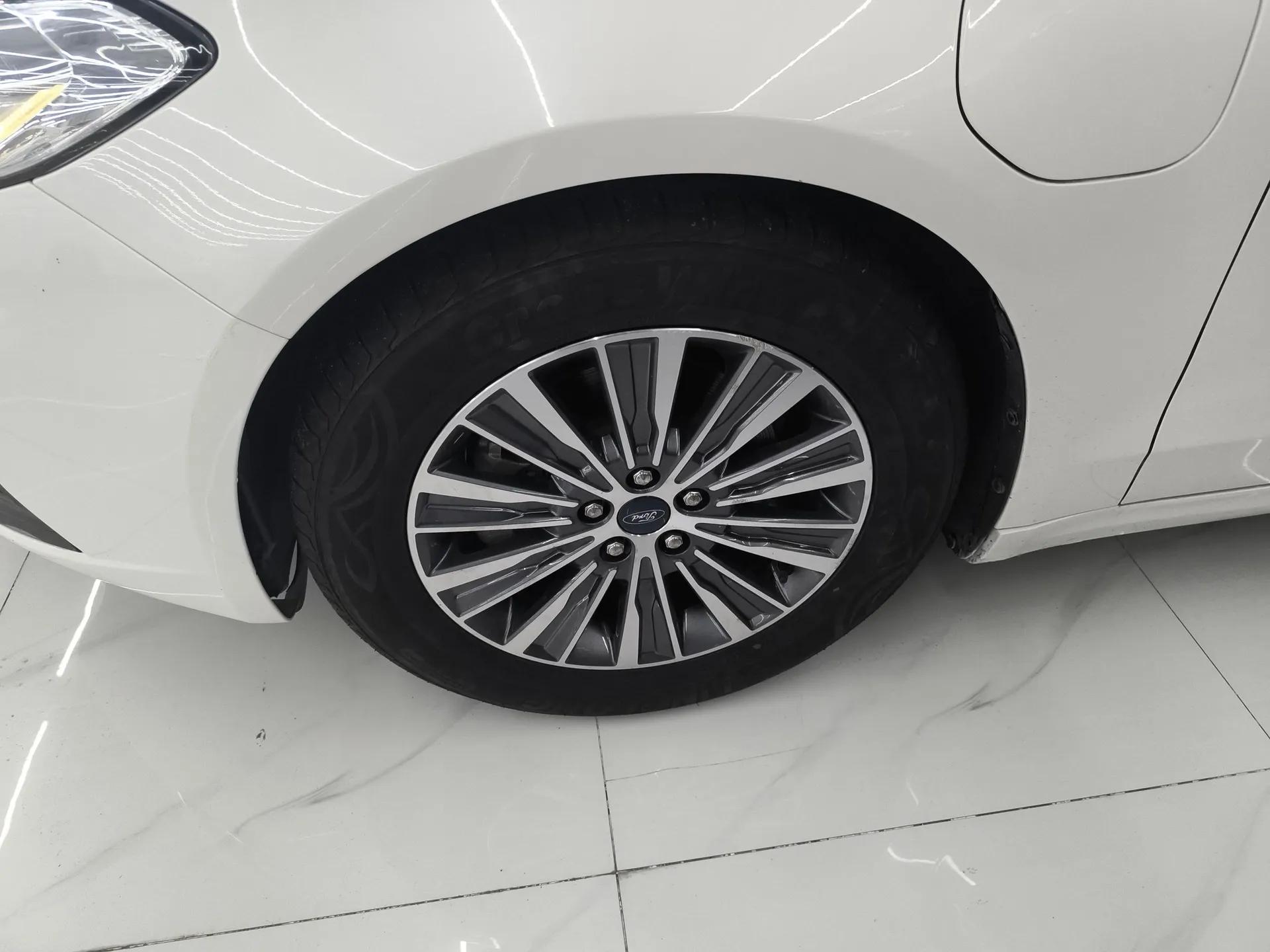 Ford Mondeo New Energy 2018 2.0 PHEV Smart-Controlled Fashion Edition China VI Standard — миниатюра 9